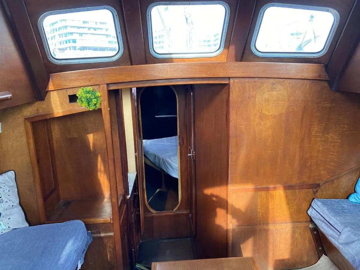 Fantastic Sailing Boat To Sleep In Barcelona Hotel Espanha